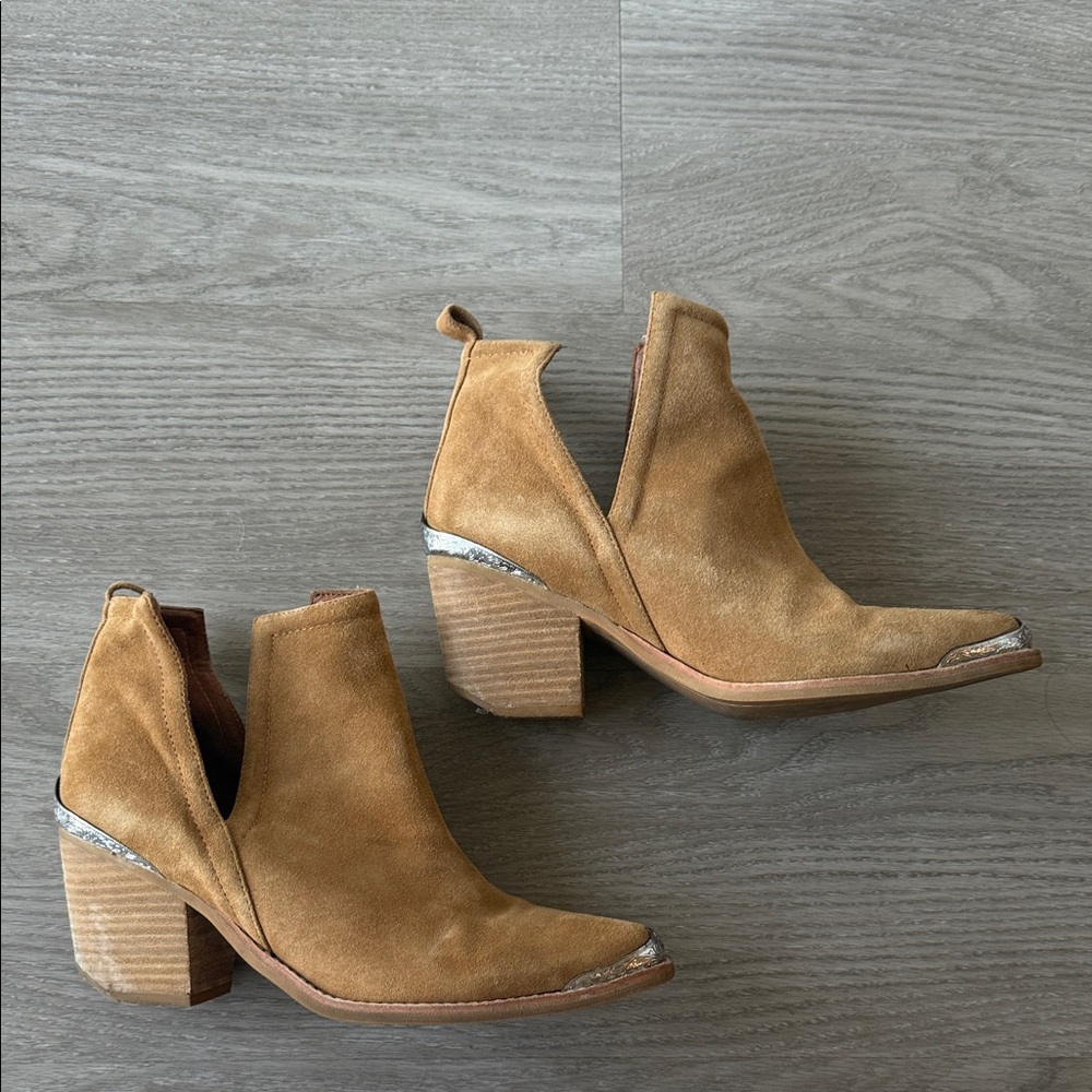 Jeffrey Campbell Cromwell Tan Suede Ankle Booties / size US 10/ cowboy boots